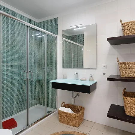 Amazing Sea View W/ 2 Bdr Ideal 4 Families W/ Wifi Apartament