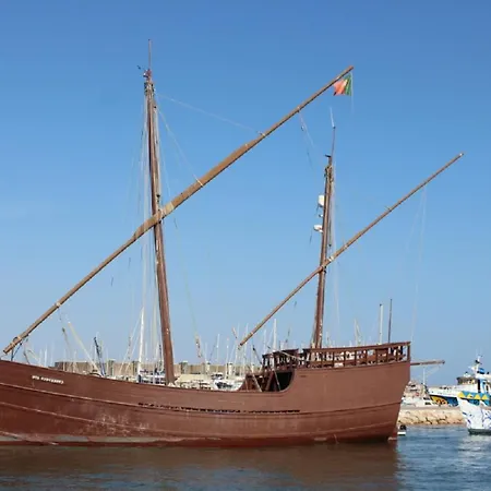 Amazing Sea View W/ 2 Bdr Ideal 4 Families W/ Wifi *