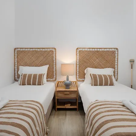Amazing Sea View W/ 2 Bdr Ideal 4 Families W/ Wifi * Lagos
