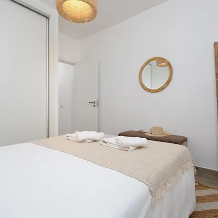 Amazing Sea View W/ 2 Bdr Ideal 4 Families W/ Wifi