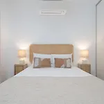 Amazing Sea View W/ 2 Bdr Ideal 4 Families W/ Wifi דירה *