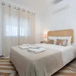 דירה Amazing Sea View W/ 2 Bdr Ideal 4 Families W/ Wifi לאגוּ‏ש