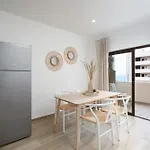 Amazing Sea View W/ 2 Bdr Ideal 4 Families W/ Wifi *