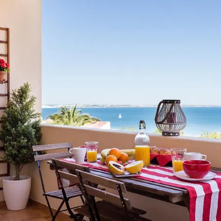 Amazing Sea View W/ 2 Bdr Ideal 4 Families W/ Wifi Apartment