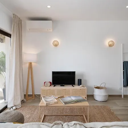 Apartment Amazing Sea View W/ 2 Bdr Ideal 4 Families W/ Wifi