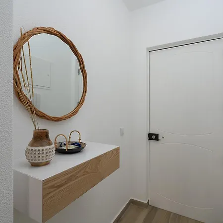 Amazing Sea View W/ 2 Bdr Ideal 4 Families W/ Wifi *
